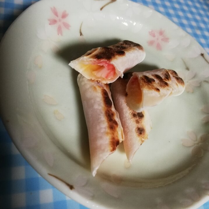 餃子の皮でカニカマとチーズスティック